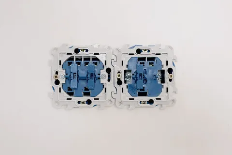 Socket & switch installation/repair