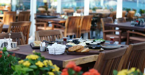 The Grand Dine