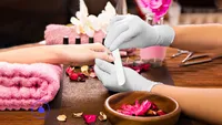 Women Luxury Manicure