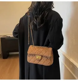 stunning luxury-style women’s chain handbag
