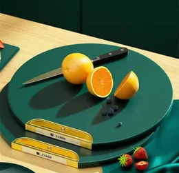 Round Typer plastic, non-slip Nordic-style cutting board