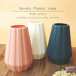 Nordic Plastic Desk Vase (Medium)