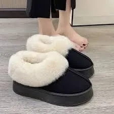 Black plush house slippers made in China