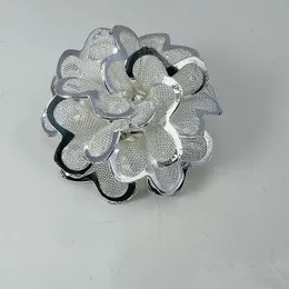 Silver Color Camelia Flower Fashion Elegant Personalized Enamel Shiny White Rhinestone Flower Bouquet Brooch Plant Flowe