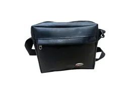 medium-sized black shoulder sling bag. 27*25cm