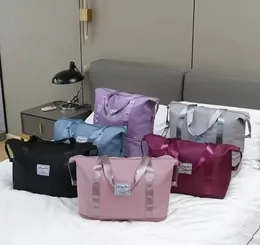 Trendy Travel Duffel Bags – Foldable Waterproof Weekend Bags for Women & Men