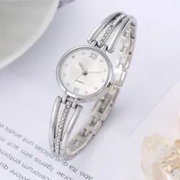 Cross-border New Fashion Elegant Women's Watch Manufacturers in stock Light Luxury Bracelet Watch Creative All-match Quartz Watch Women