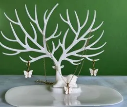 White Butterfly Elegant Necklace and Earrings set for Women, Cute Fashion Jewelry Gift for Birthdays, Everyday Wear or Party Gift