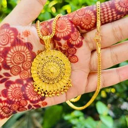 Gold plated rich look 2.5mm fox chain with big round flower theme pendant with carving and gold beaded for women