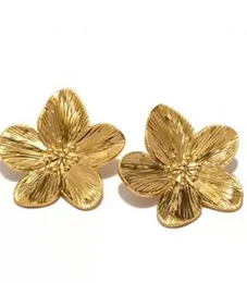 Luxury Floral Earrings â Elegant & Stylish Jewelry for Women