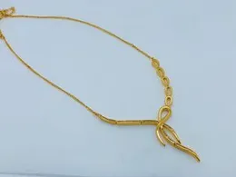 Chic Gold-Toned Scallop Pendant Necklace with Sparkling Crystals