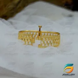 Gold Plated Guarantee Link Lock Beautiful Design Bangle for Women With Stone Fashion Jewelry Gift.