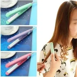 Mini hair straightener