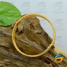 Gold Plated Guaranteed Link Lock Good Looking Bangle for Women Fashion Jewelry Gift.