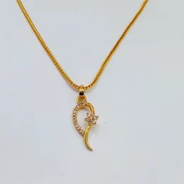 Gold Plated Orgnl Fox Chain With Diamant With White Flower Stone Pendant For Women.