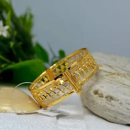 Gold Plated Expandable Free Size  Baby Bangle Family Love Gifts Jewelry For Baby.