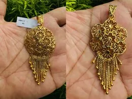 Gold Plated Flower & Round Type Traditional Bridal Sawadi Beauty Pendant with Flower Design for Women