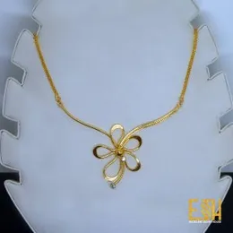 Guaranteed Gold plated Flower Theme necklace For Women