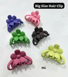 Matte plastic flower hair claw clips 1Pcs