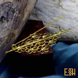 ESH Gold Plated Fashion Stylish Round Flower Design Saree Brooch / Saree Pin with Fixed White Stone for Women