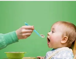 Apple Bear Baby Silicone Spoon offers a safe, soft, and eco-friendly feeding solution for babies.