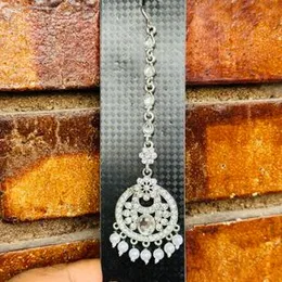 Silver color beautiful nalal theli with white stone and white pearl drop for women and girl hair ornament