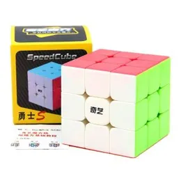 Rubik's Magic Cube 3x3x3 â Smooth Speed Cube QIYI (5.6 cm)