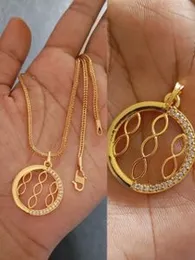Gold plated model Round shaped pendent with chain