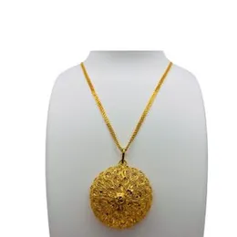 Gold Plated Traditional Bridal Sawadi Type Beauty Pendant with Long Rope Chain for Women