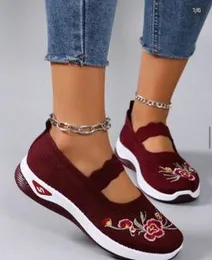 Embroidered Knit Shoes â Stylish & Comfortable, Size 38