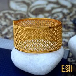 Gold Plated 30MM Big Lock Heart Theme Bangle for Women – 2026 Latest Fashion Jewelry