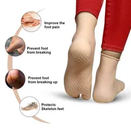 Moisturizing silicone foot socks