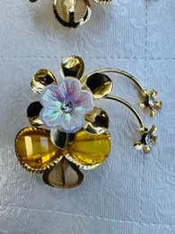 Small Flower Design Brooch