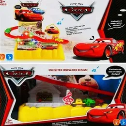 CARS LIGHTNING McQUEEN LIGHTED MUSICAL RACE TRACK