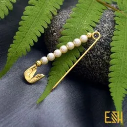 gold pin brooch with white pearls 2022 Stylish & Charm design It makes the perfect gift for your loved ones