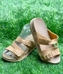 Girls Fashionable Adjustable Chappels 36-41