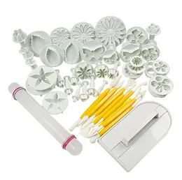 Fondant Cake Decorating Tool Set â 46 Pcs