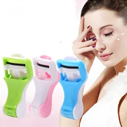 Womenâs Plastic Eyelash Curler