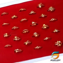 Exclusive Valentine's Collection Love Sparkling Dual Heart Cubic Zirconia Góld  Plated Rings for Women and Girl's (Mixed Sizes).