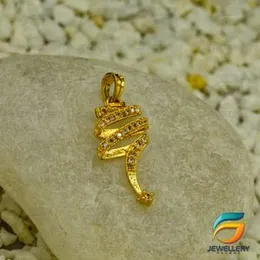 Gold Plated Brooch Pendant Guarantee Fashion and Stylish Design for Women