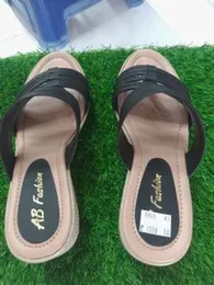 Ladies Slippers - Tan With Black