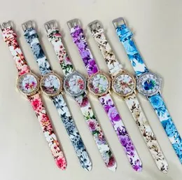 Floral Ladies Watch Print Strap Quartz Watch New Fashion Ladies Flower Pattern Fashion Ladies Watch Colour Belt