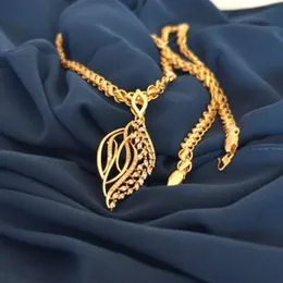 𝔤𝔬𝔩𝔡 𝔭𝔩𝔞𝔱𝔢𝔡 7𝔪𝔪 𝔩𝔬𝔱𝔲𝔰 𝔠𝔥𝔞𝔦𝔫 𝔴𝔦𝔱𝔥 𝔭𝔢𝔫𝔡𝔞𝔫𝔱 𝔣𝔬𝔯 𝔰𝔱𝔶𝔩𝔦𝔰𝔥 𝔴𝔬𝔪𝔢𝔫𝔰.