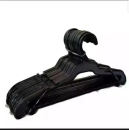 plastic non slip hangers .