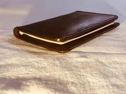 Discover our handcrafted leather wallets – elegant, durable, and personalized for you