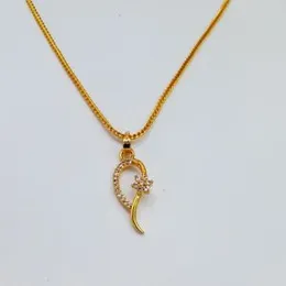 Gold Plated Orgnl Fox Chain With Diamant With White Flower Stone Pendant For Women.