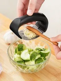 High quality handy Garlic press tool.