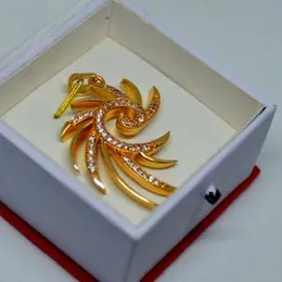 Stylish Rich Look Good Quality Gold Plated Big Derana sun theme Pendant For Women With Box