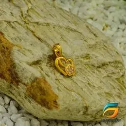 Gold Elizabeth Rand Diamond Pendant Guarantee Fashion and Stylish Design for Women.