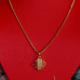 2.2mm fox singapore chain with pendant.